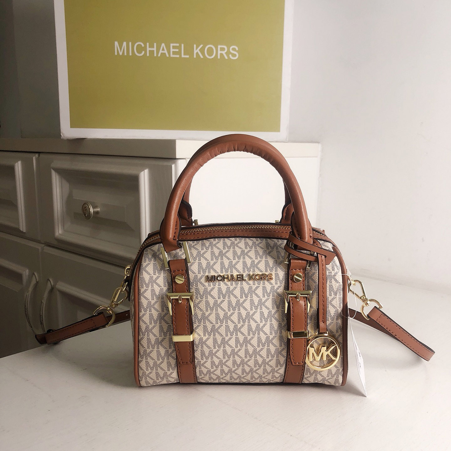 Women Bags Dkny - ใหม่ไมเคิล คอร์กระเป๋าถือดีไซน์หรูสำหรับผู้หญิงคุณภาพสูงกระเป๋าสะพายข้างแบบคลาสสิกกระเป๋าเดินทางกระเป๋าสะพายไหล่ของขวัญสำหรับสุภาพสตรีที่สวยงาม