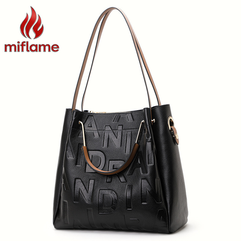 Top Handle Structured - กระเป๋าสะพายไหล่ผู้หญิง หนังแท้ ดีไซน์เรียบหรู ทรงถัง มีหูหิ้วแบบแข็งแรง สายสะพายถอดได้