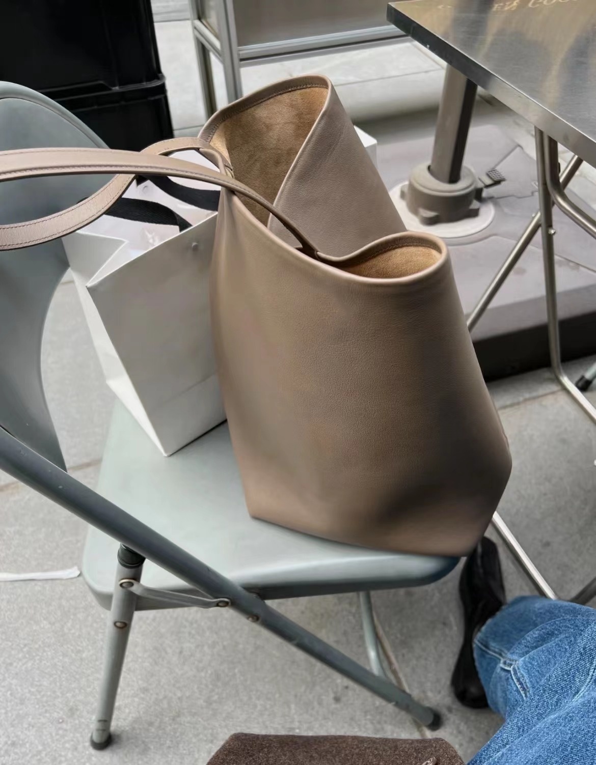กระเป๋าหนังวัวสำหรับฤดูใบไม้ร่ - Women Bags Dkny บทวิจารณ์และราคา