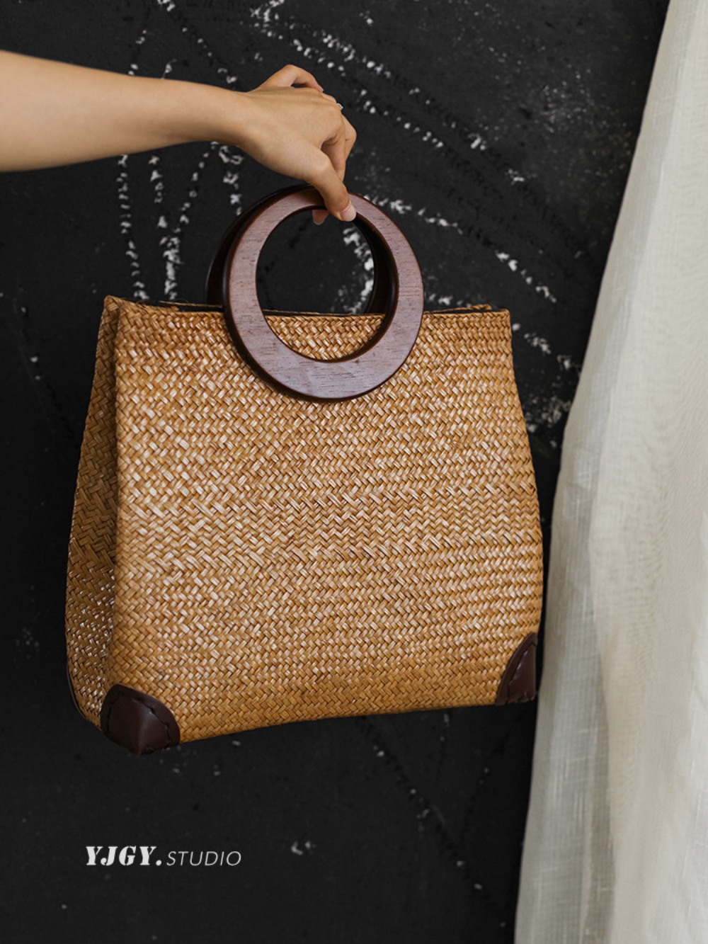 กระเป๋าสานจากสาหร่ายทะเลสไตล์ฝ - Woven Straw Bag บทวิจารณ์และราคา
